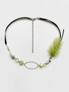 CREATION - Short necklace - ruban feather & beads green black